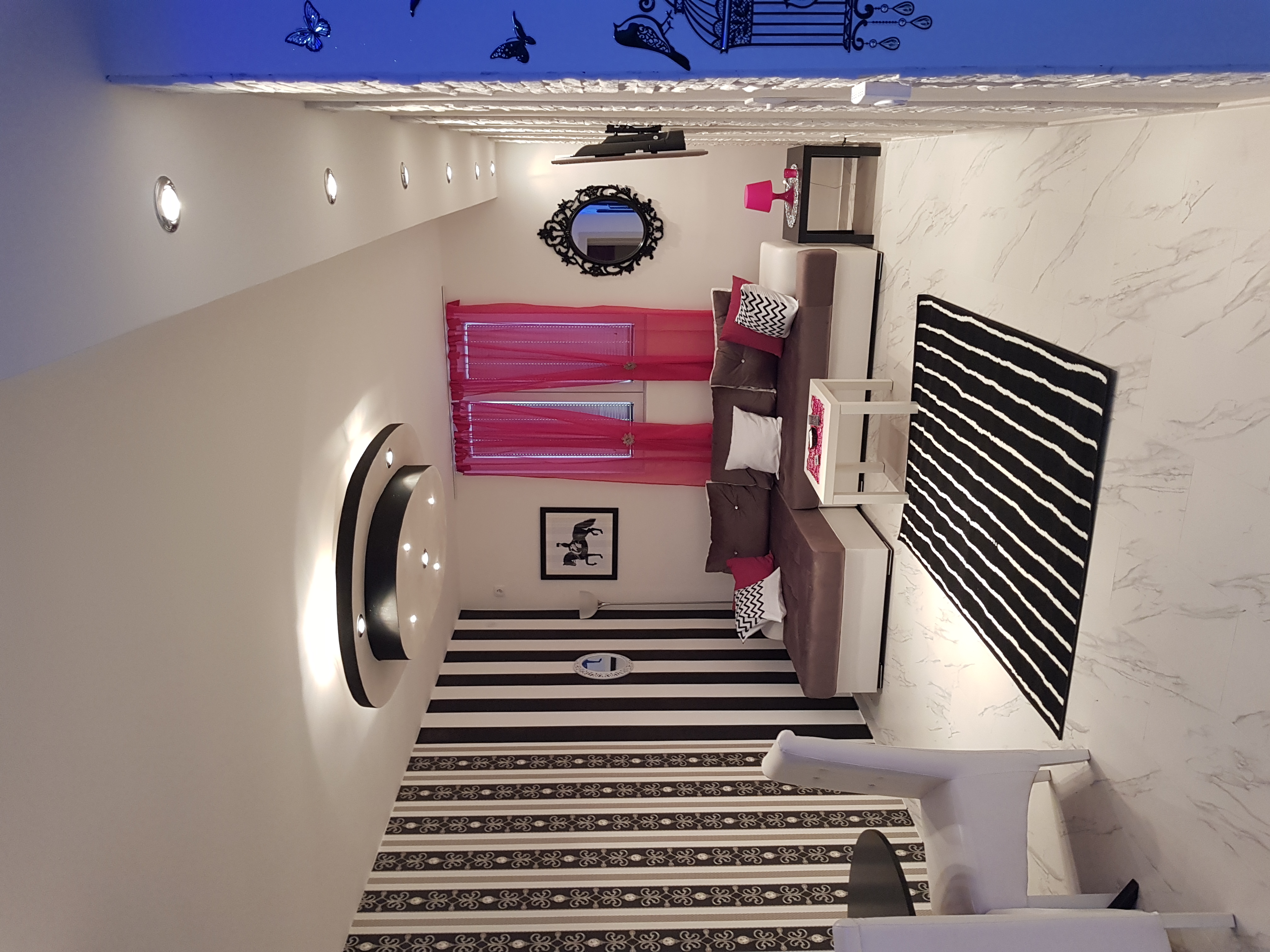 Black & White apartman thumbnail 02